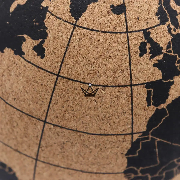 Cork globe with pins on a metal stand, 14.5 cm world map — PÉRIPLE – 6/9
