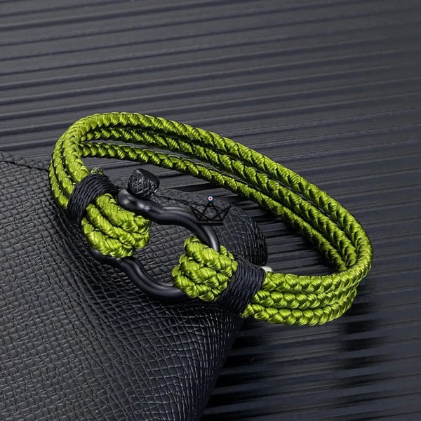 Braided cord bracelet with black steel marine shackle — BOSCO, Olive green / S