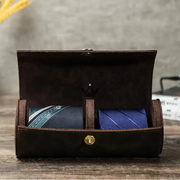 Personalizable leather tie case, 1 or 2 ties — ASCOT Traveler – 2/15