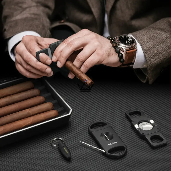 New Origin Cigar Travel Humidor — portable mini humidor, hygrometer & 5 integrated accessories – 10/16