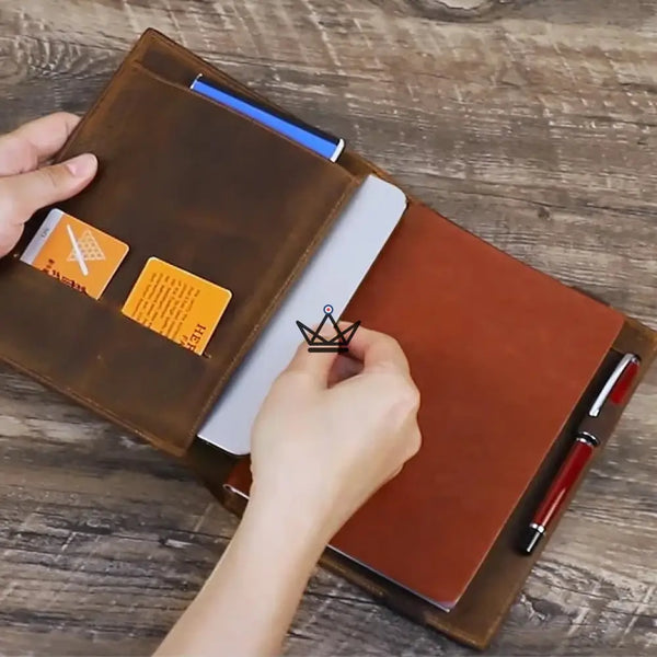 Customizable Leather Document Holder - A5 / B5 Tablet & Notebook - VOYAGEUR Folio