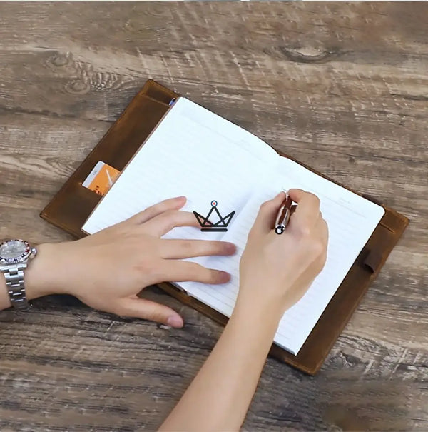 Customizable Leather Document Holder - A5 / B5 Tablet & Notebook - VOYAGEUR Folio