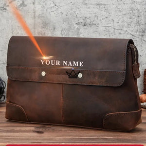 Personalizable leather iPad mini organizer sleeve with hand strap — Voyageur MANUSCRIT